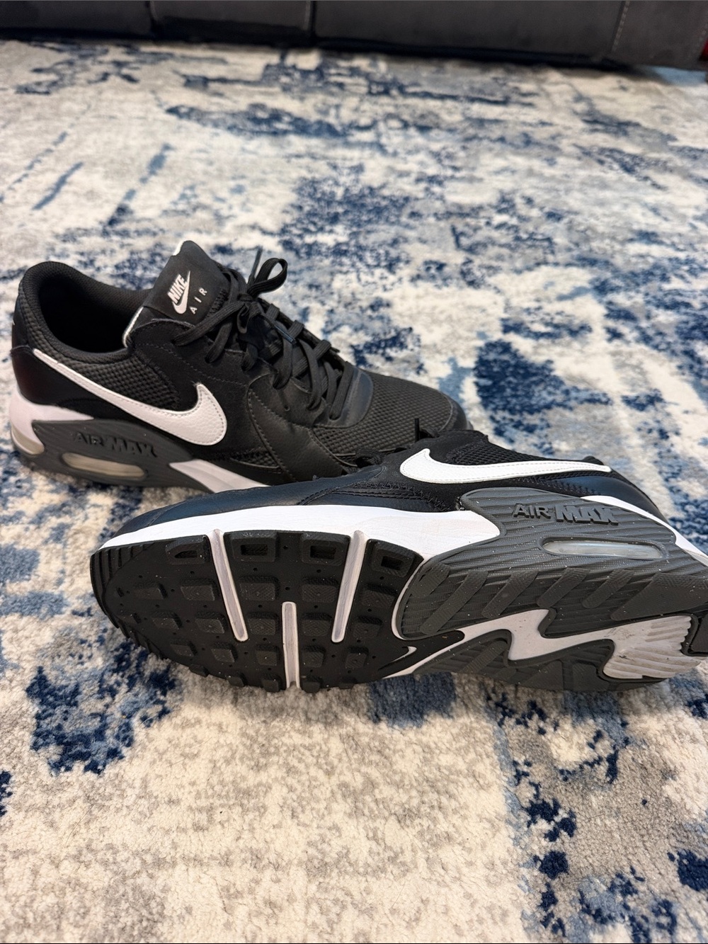 Nike Men’s Black and White Air Max Low-Top Sneakers